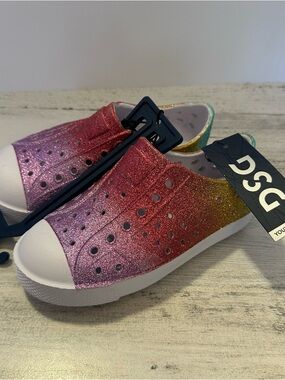 DSG Kids' EVA slip-on shoes Size 9K NEW